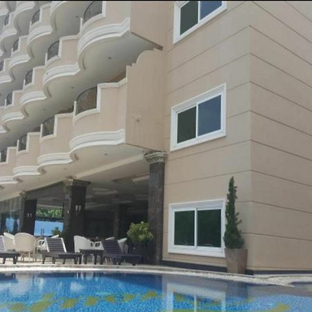 Lk Noble Suite Pattaya Buitenkant foto
