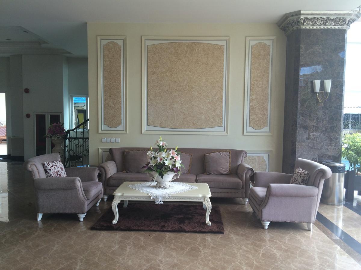Lk Noble Suite Pattaya Buitenkant foto
