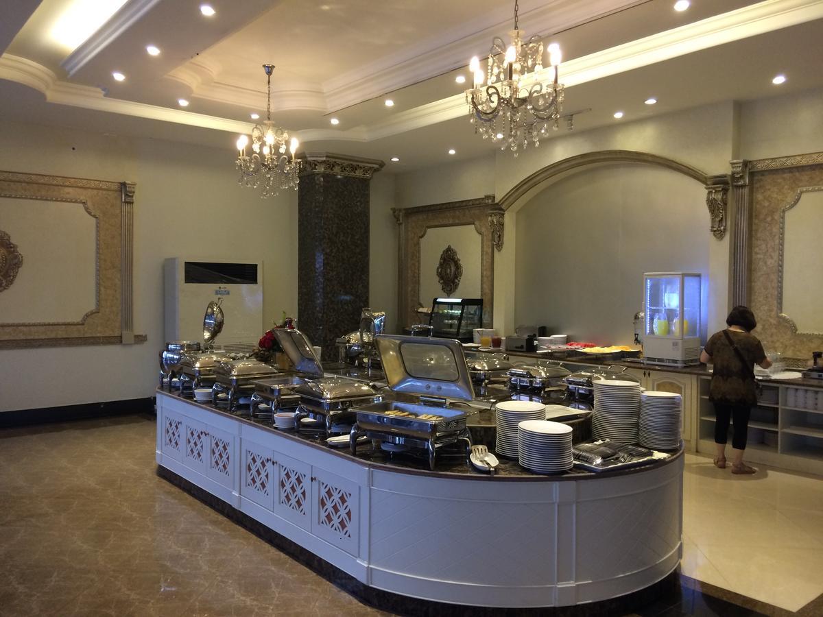 Lk Noble Suite Pattaya Buitenkant foto