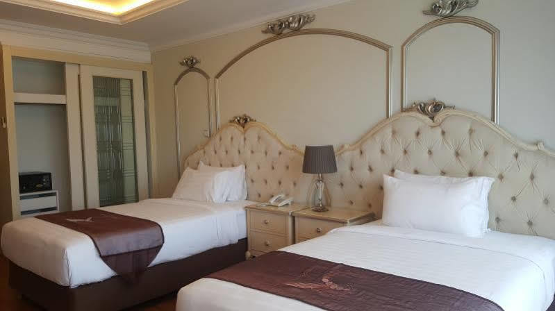 Lk Noble Suite Pattaya Buitenkant foto