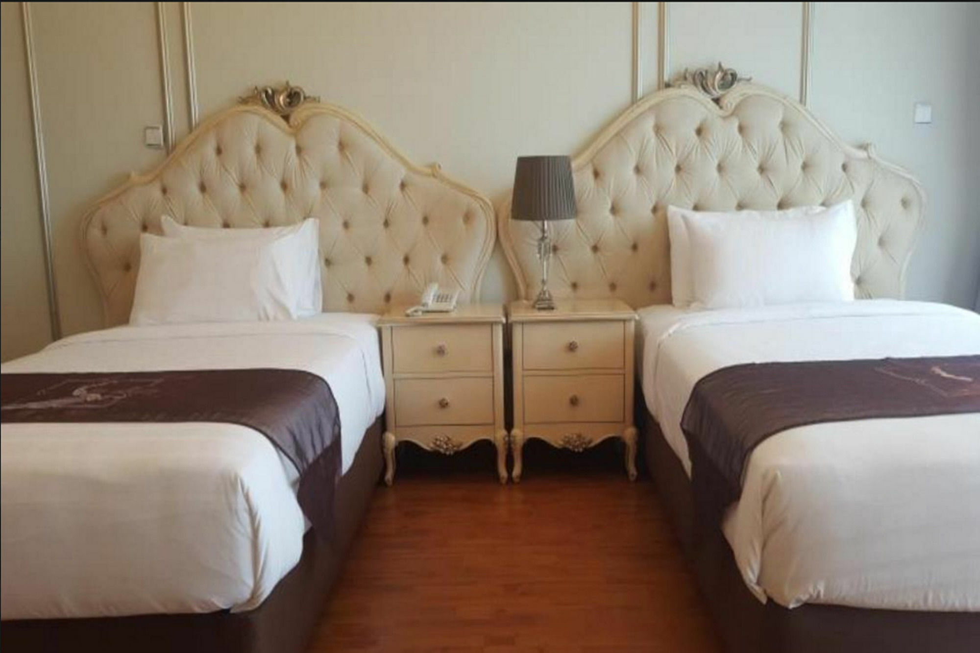 Lk Noble Suite Pattaya Buitenkant foto