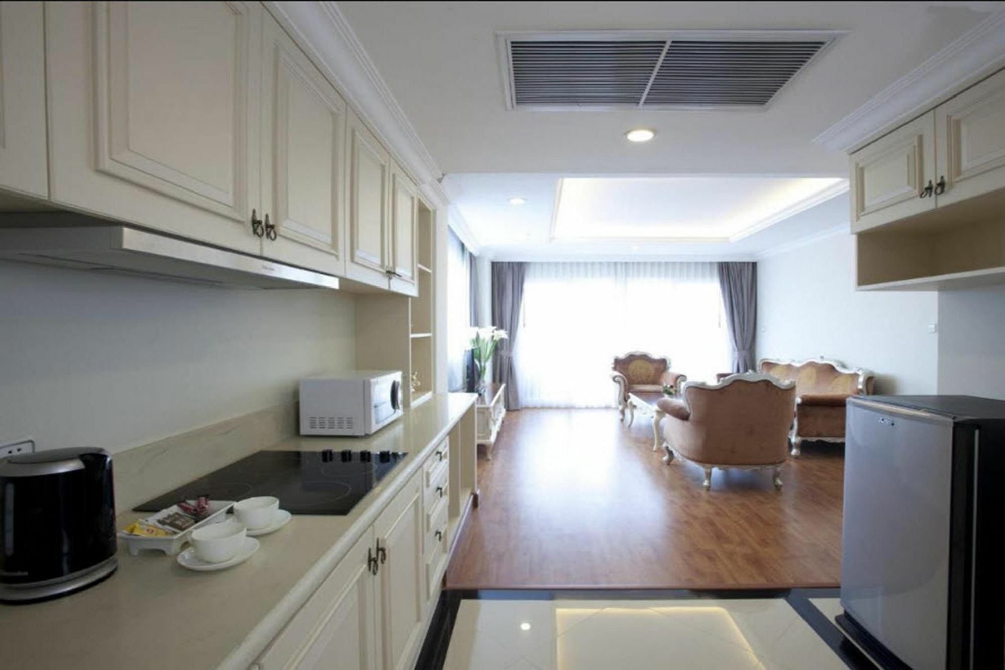 Lk Noble Suite Pattaya Buitenkant foto