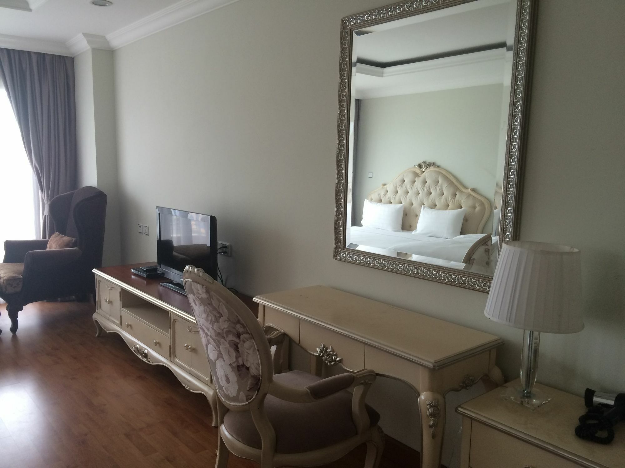 Lk Noble Suite Pattaya Buitenkant foto