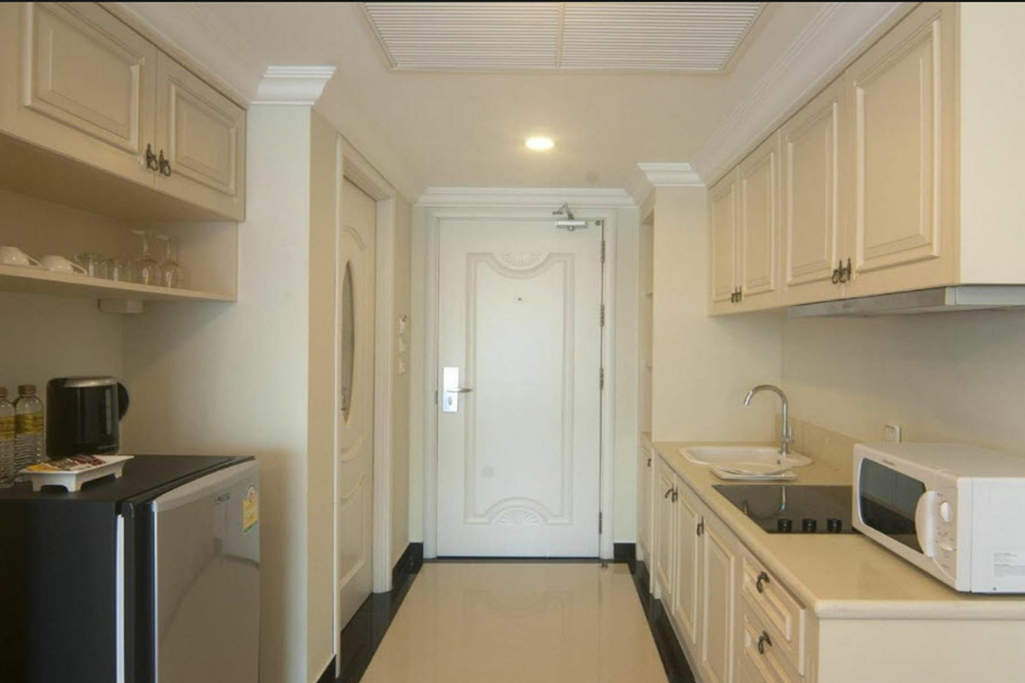 Lk Noble Suite Pattaya Buitenkant foto