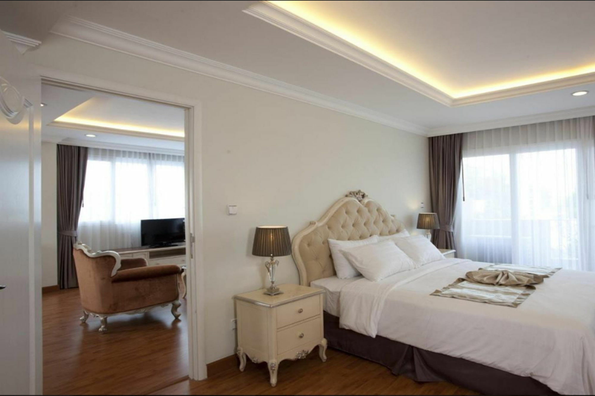 Lk Noble Suite Pattaya Buitenkant foto